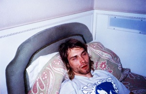Varios amigos de Cobain, entre ellos el vocalista de R.E.M., Mike Stipe, intentaron convencerlo de entrar a rehabilitación.